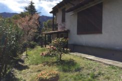 appartamento con giardino e box Laglio